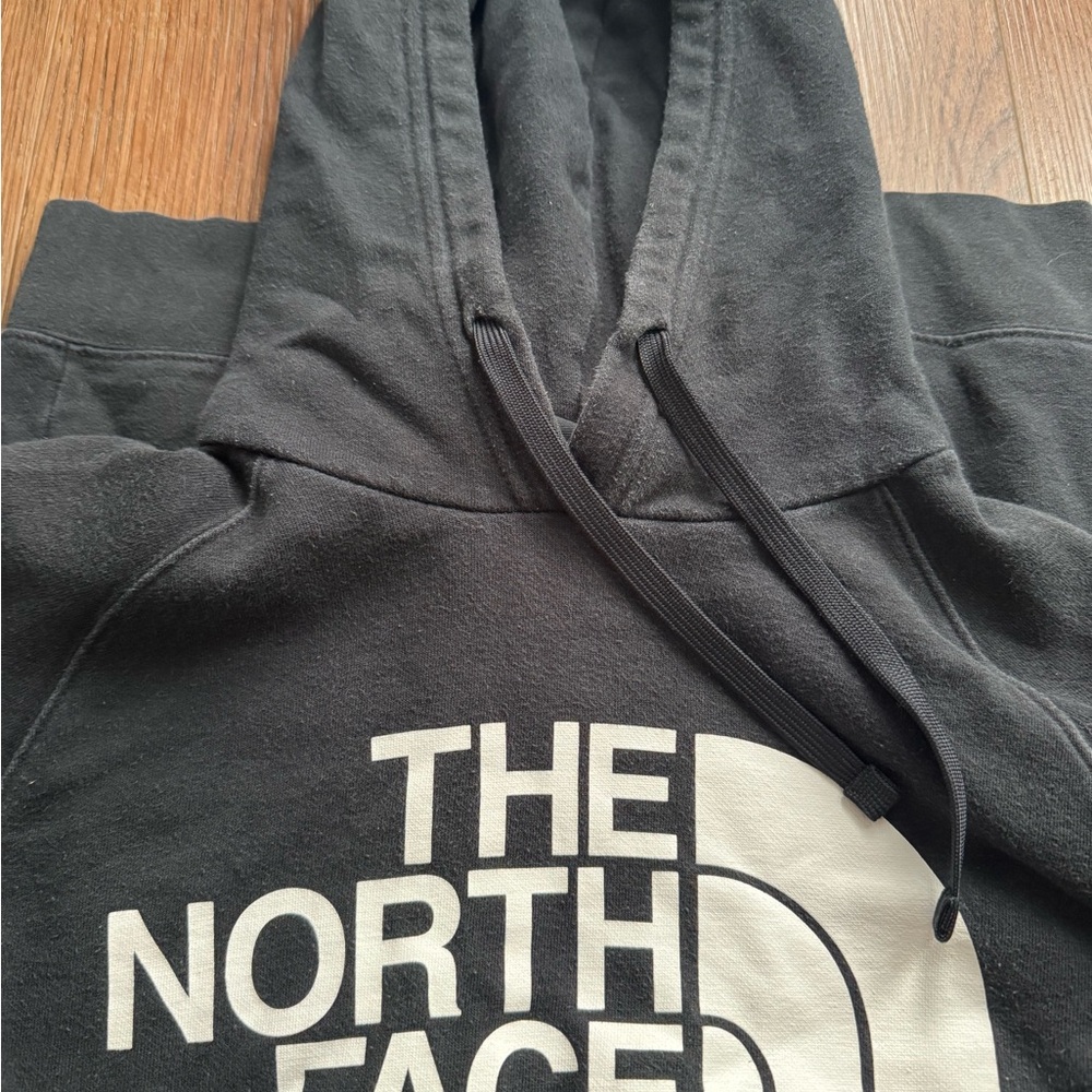 The North Face Women's Black Pullover